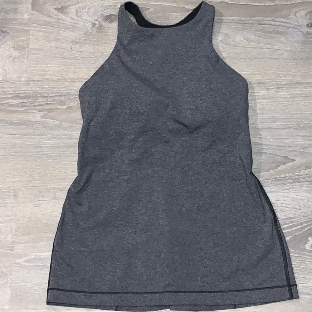 Lululemon Gray fitted workout top, lined with inside sports bra, size 6